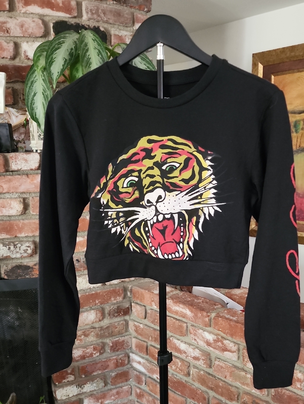 Ed Hardy Cropped Tiger Sweatshirt Y2K Tattoo Graphic Grunge Streetwear Top